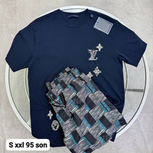 Load image into Gallery viewer, Tshirt