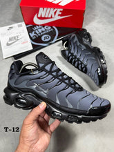 Load image into Gallery viewer, Shoes