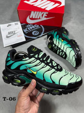 Load image into Gallery viewer, Shoes