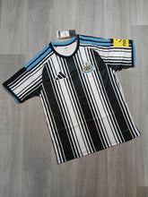 Load image into Gallery viewer, Tshirt