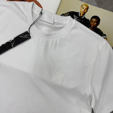 Load image into Gallery viewer, T-shirt