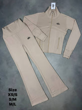 Load image into Gallery viewer, Tracksuit women