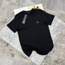 Load image into Gallery viewer, T-shirt