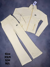 Load image into Gallery viewer, Tracksuit women