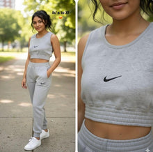 Load image into Gallery viewer, T-shirt