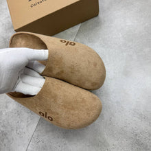 Load image into Gallery viewer, Slipper