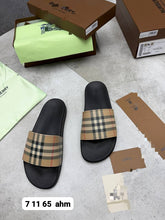 Load image into Gallery viewer, Slipper