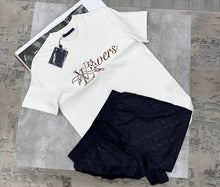 Load image into Gallery viewer, T-shirt