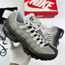 Load image into Gallery viewer, Shoes