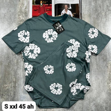 Load image into Gallery viewer, Tshirt