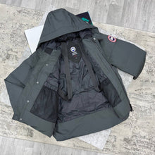 Load image into Gallery viewer, Jacket