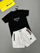 Load image into Gallery viewer, T-shirt
