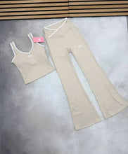 Load image into Gallery viewer, Tracksuit women