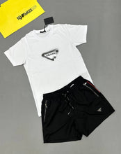 Load image into Gallery viewer, T-shirt
