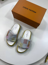 Load image into Gallery viewer, Slipper
