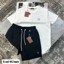Load image into Gallery viewer, Tshirt