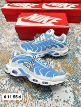 Load image into Gallery viewer, Shoes