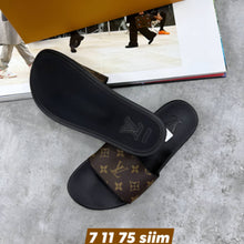Load image into Gallery viewer, Slipper