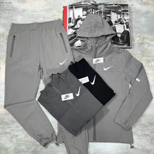 Load image into Gallery viewer, Tracksuit men