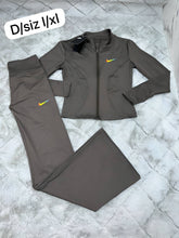 Load image into Gallery viewer, Tracksuit women