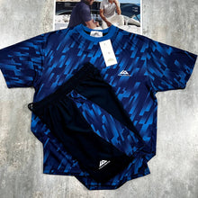 Load image into Gallery viewer, Tshirt