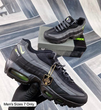 Load image into Gallery viewer, Shoes