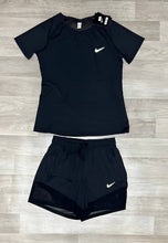 Load image into Gallery viewer, T-shirt