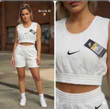 Load image into Gallery viewer, T-shirt
