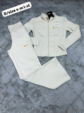 Load image into Gallery viewer, Tracksuit women