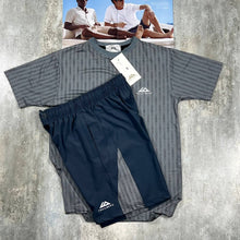 Load image into Gallery viewer, Tshirt