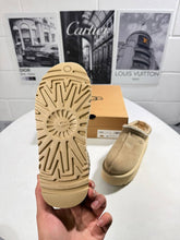 Load image into Gallery viewer, Slipper