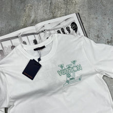 Load image into Gallery viewer, T-shirt