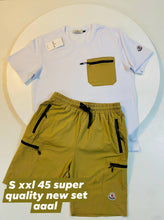 Load image into Gallery viewer, T-shirt