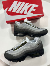 Load image into Gallery viewer, Shoes men