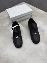 Load image into Gallery viewer, Shoes