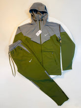 Load image into Gallery viewer, Tracksuit men
