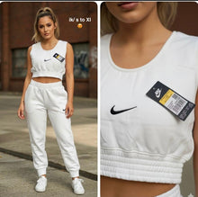 Load image into Gallery viewer, T-shirt