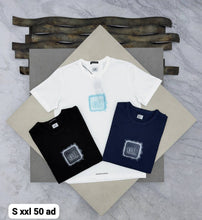 Load image into Gallery viewer, T-shirt