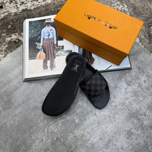 Load image into Gallery viewer, Slipper