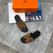 Load image into Gallery viewer, Slipper