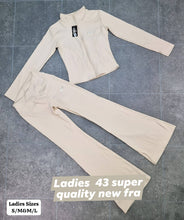 Load image into Gallery viewer, Tracksuit women