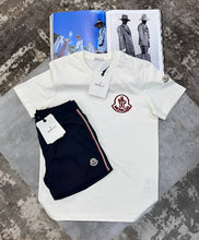 Load image into Gallery viewer, T-shirt
