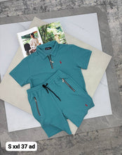 Load image into Gallery viewer, T-shirt