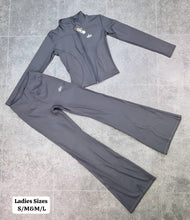 Load image into Gallery viewer, Tracksuit women