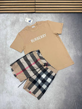 Load image into Gallery viewer, Tshirt
