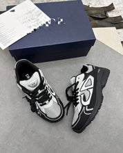 Load image into Gallery viewer, Shoes men