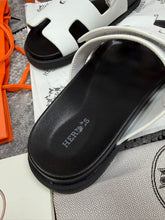 Load image into Gallery viewer, Slipper