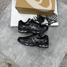 Load image into Gallery viewer, Shoes