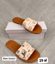 Load image into Gallery viewer, Slipper