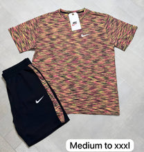 Load image into Gallery viewer, T-shirt
